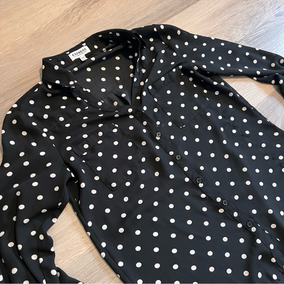 Express Women’s Black and White Polka Dot Button-Up Shirt Size XS - Picture 1 of 6